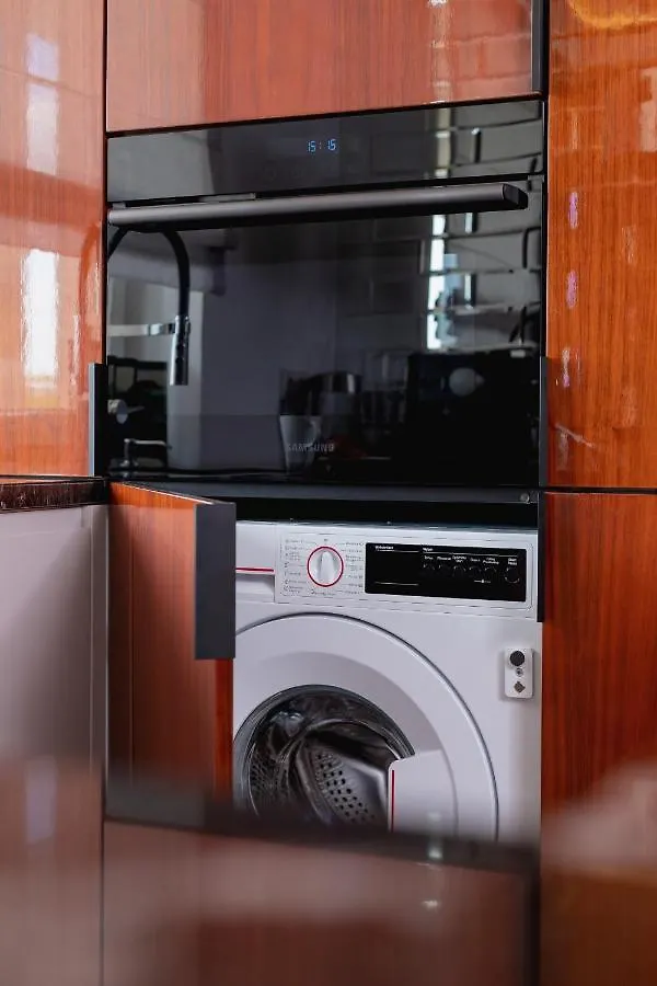 Luxurious Apartment Krakow Rozdroze By Renters Prestige Poland