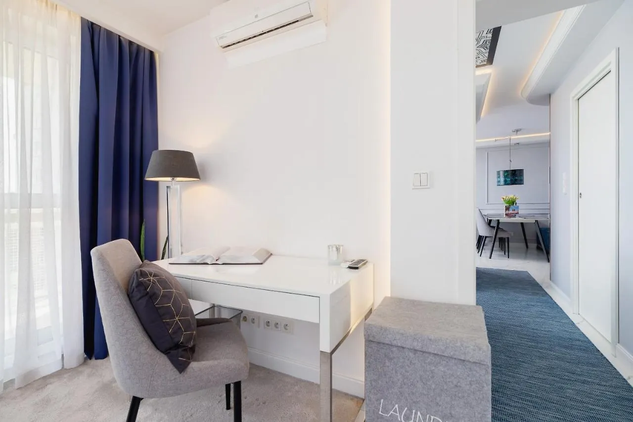 Luxurious Apartment Krakow Rozdroze By Renters Prestige